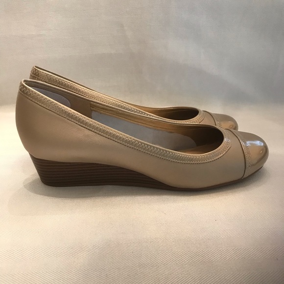 Cole Haan Soft Gold Metallic Elsie Cap Toe Wedge all Size 7 1/2 C - Picture 2 of 11